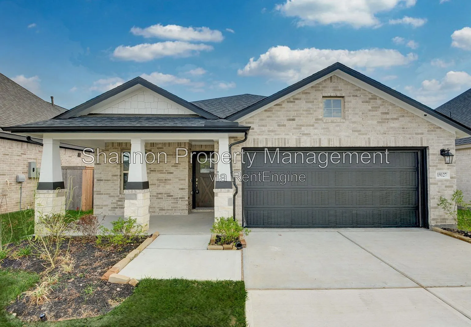 4 bed, 2.0 bath, 1737 sqft, $2,600 — Photo 1
