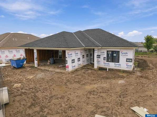 4101 Carnation Dr, Lincoln, NE 68516
