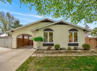 15 Carousel Cir, Saint Catharines, ON L2N 6C9