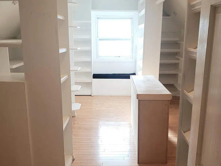 130 Grant Ave — Photo 15