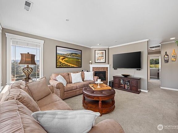 3rd image of 230 E Furnham Ave #C3