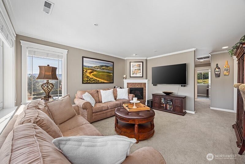 3rd image of 230 E Furnham Ave #C3