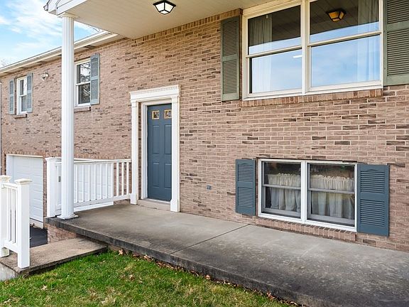 3rd image of 107 Rembrandt Dr