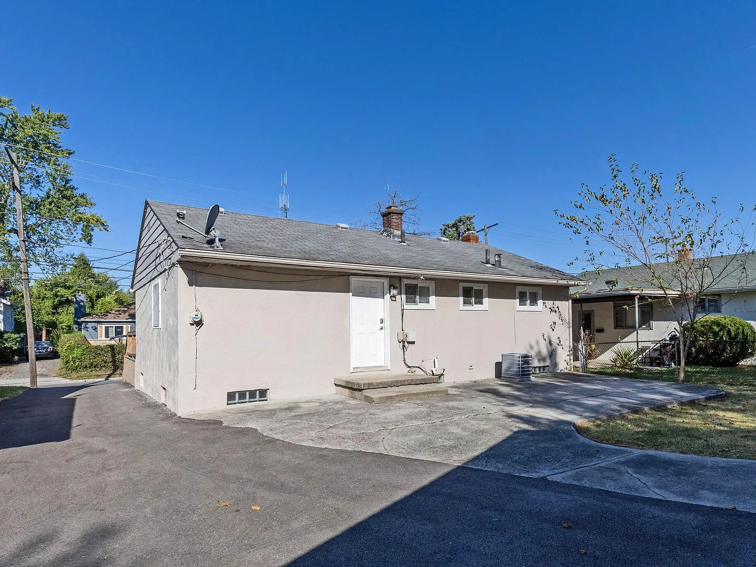 3 bed, 1225 sqft, $1,650 — Photo 3