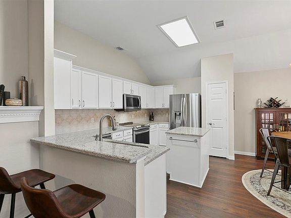 5th image of 6878 Richmond Dr