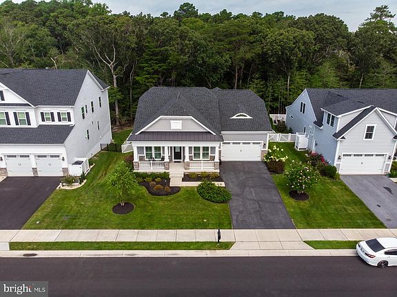 2nd image of 41247 Gloucester Dr