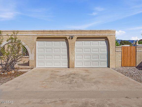 4th image of 8909 E Palm Tree Dr