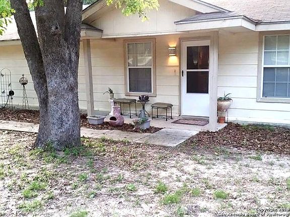 2nd image of 144 Oak Hollow Dr