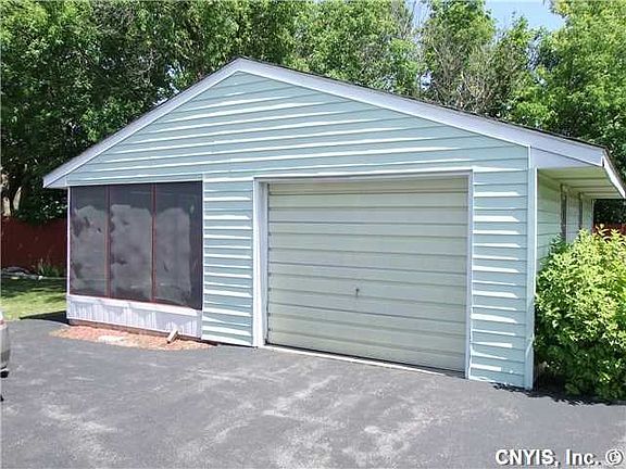 4th image of 130 Stanley Dr