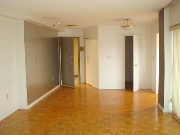 4th image of 300 Lynn Shore Dr APT 501