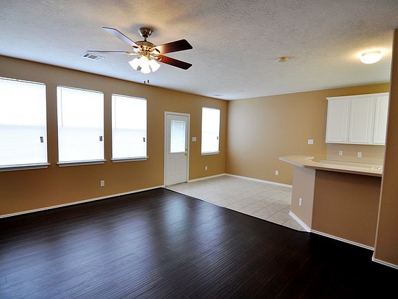 4th image of 14323 Mirkwood Ln