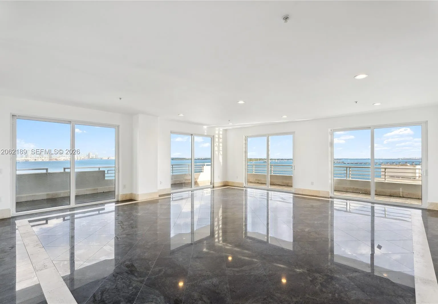 Commodore Bay Condo — Photo 2