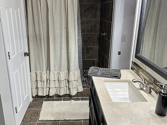 2nd image of 5050 Daro Dr