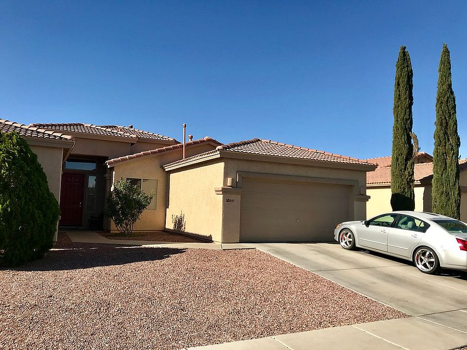 2nd image of 5544 W Carriage Dr