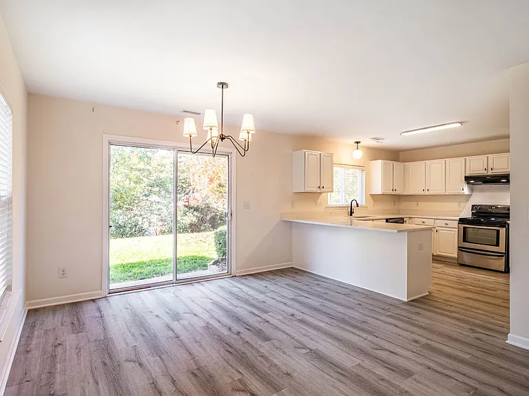 718 Delta Downs Dr — Photo 13