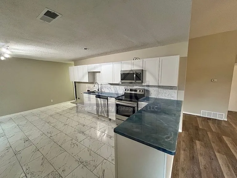 4757 Northfield Cir — Photo 5