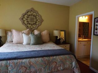 1304 High Hammock Dr APT 103, Tampa, FL 33619