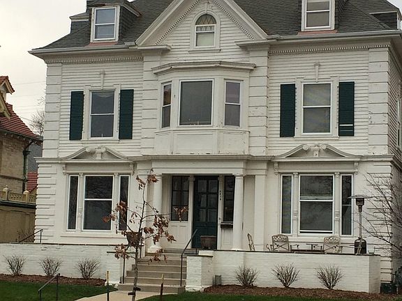 3rd image of 2519 N Wahl Ave