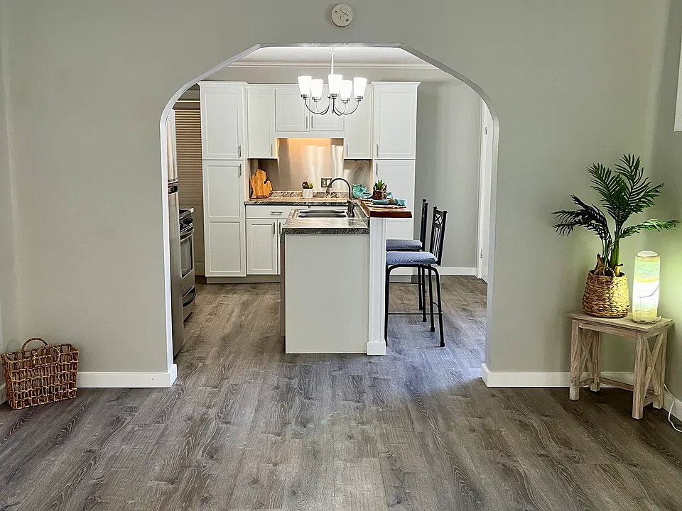 Dining/living room.