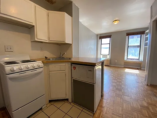 Rented by Village Living Realty | media 2