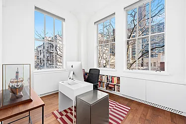 Sold by The SIMPLE Real Estate Co