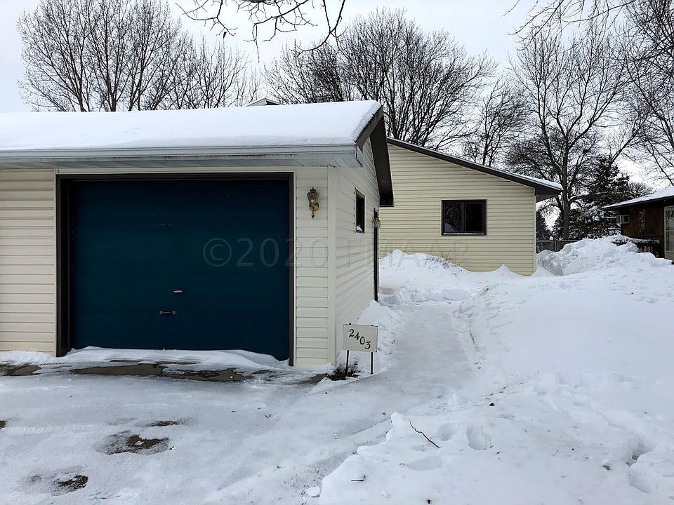 2nd image of 2403 Country Club Pkwy