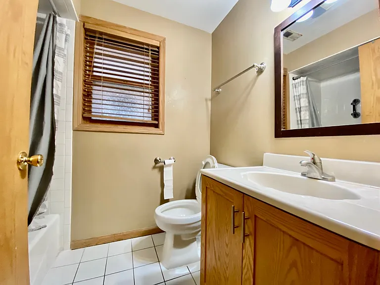 435 W 37th St #2F — Photo 11