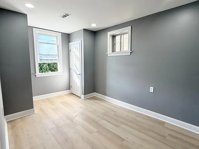 406 Kingsley St — Photo 10