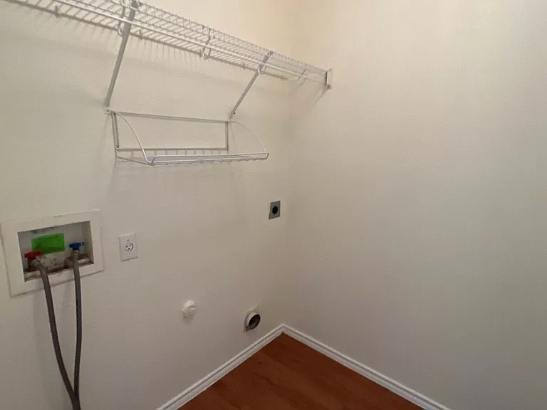 940 Goldenrod St — Photo 17