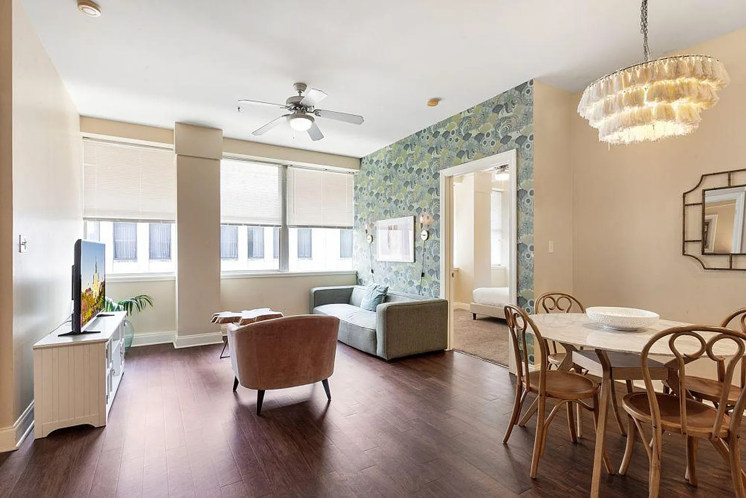 2 bed, 3.0 bath, 1033 sqft, $4,318 — Photo 1