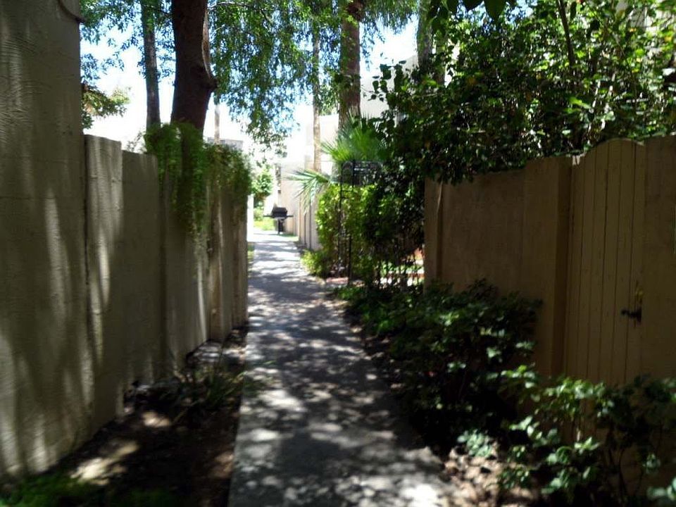 Sidewalk entry