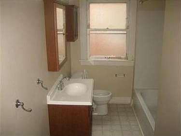 5th image of 17623 Chagrin Blvd