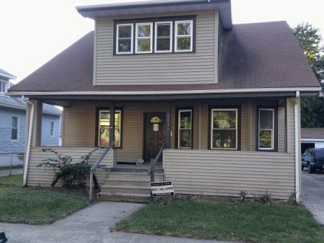 1st image of 623 S 11th St
