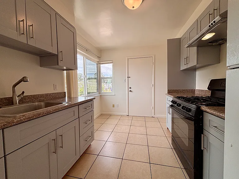 8634 Macarthur Blvd #86234 — Photo 6