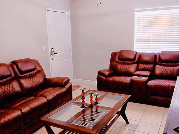 2nd image of 1841 Crystal Grove Dr