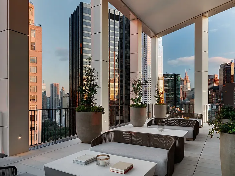 15 W 61st St #6C — Photo 19