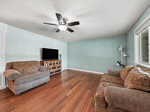 5th image of 1930 Bobtail Ct