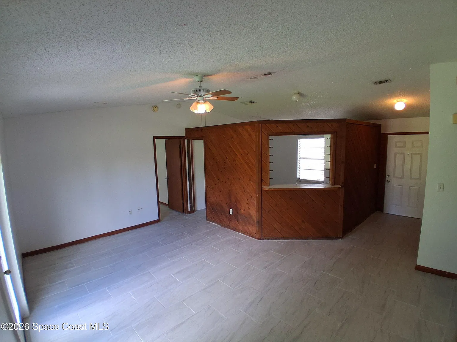 3 bed, 2.0 bath, 1056 sqft, $1,750 — Photo 3