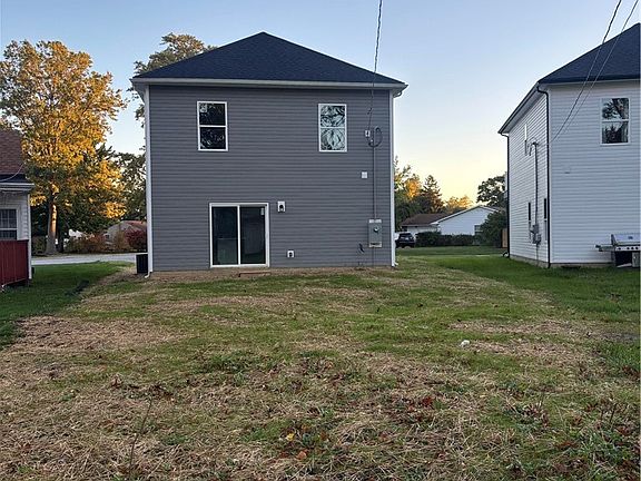 3rd image of 4746 Glenn Lodge Rd