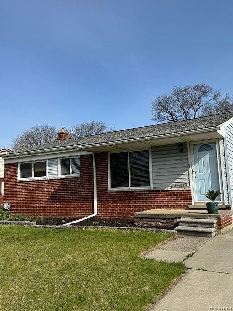 1st image of 34422 Glen St