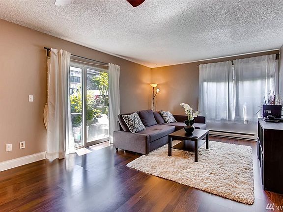 3rd image of 17431 Ambaum Blvd S Unit D-4