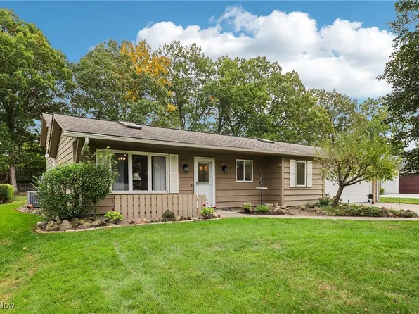 9401 Pheasant Run Pl, Strongsville, OH 44136