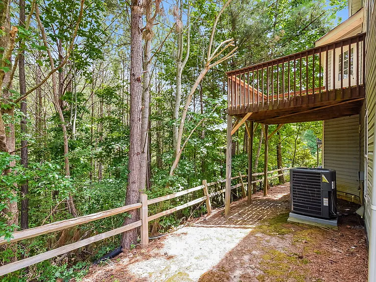 2498 Tolliver Dr — Photo 16