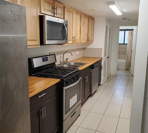 3rd image of 139 Ashland Ave #108