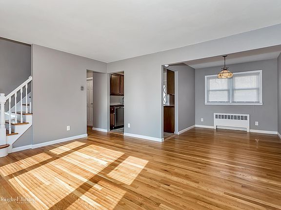 4th image of 395 Woodland Dr