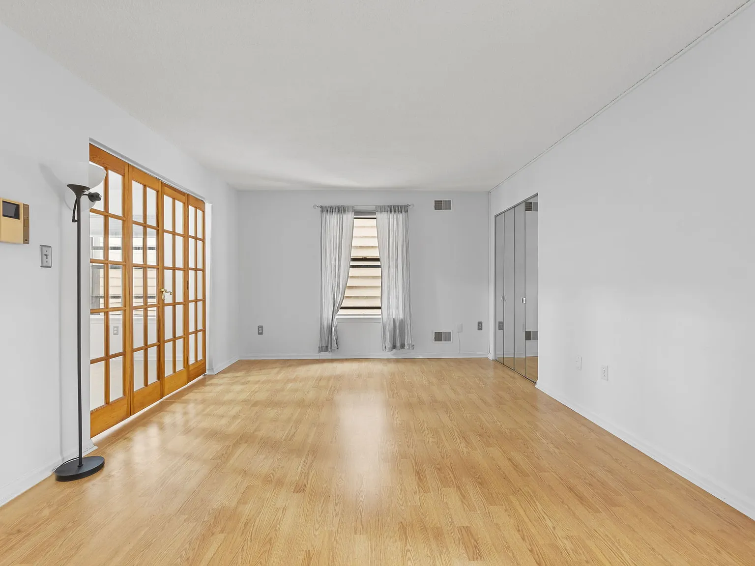 1 bed, $2,100 — Photo 3