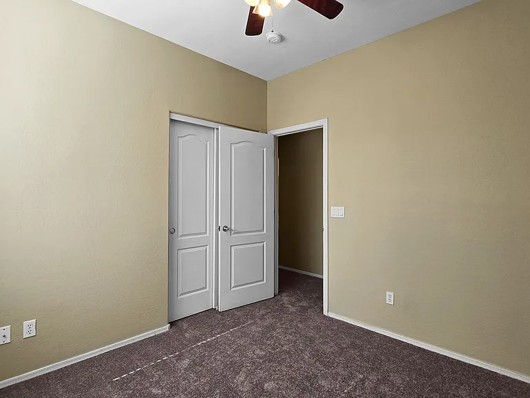 18651 W Sunrise Dr — Photo 28
