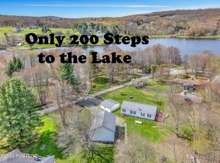 76 Meadowland Dr, Damascus, PA 18415