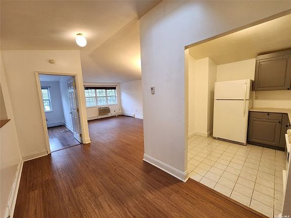 5th image of 82-107 Country Pointe Circle # Fl 2nd