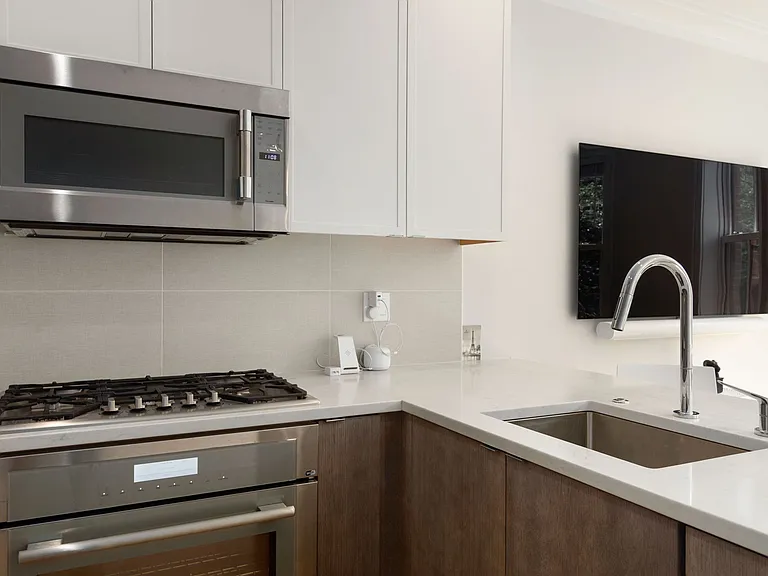 53 Rutland Sq #2 — Photo 6